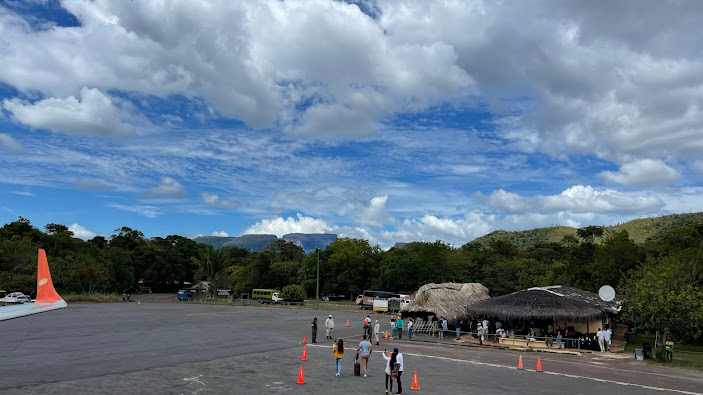 Sân bay Canaima